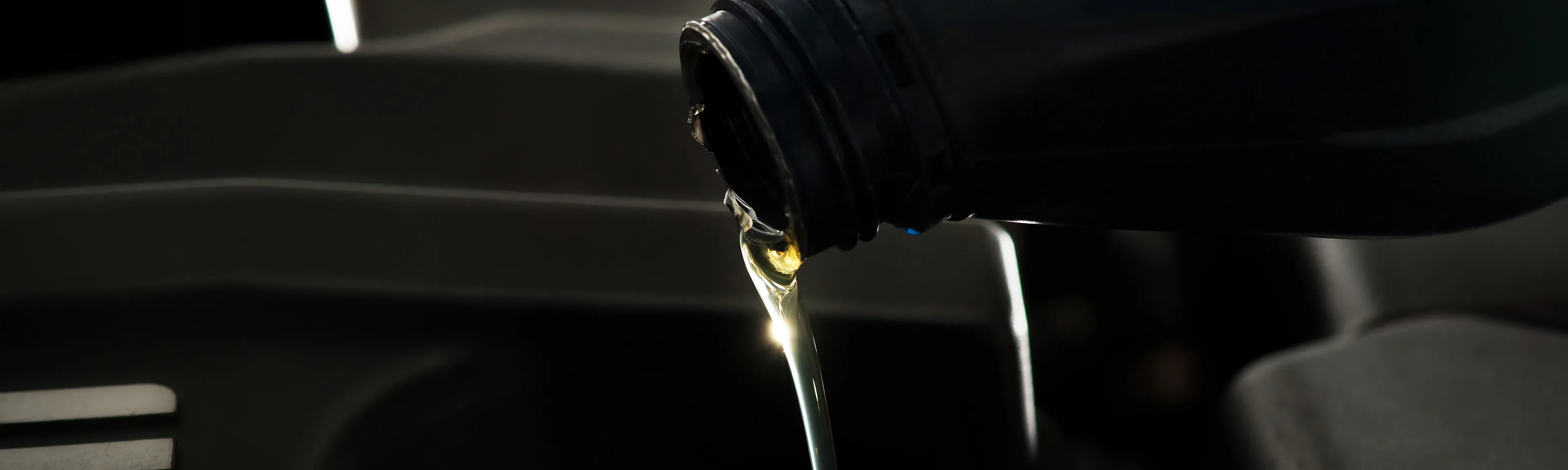 Как выбрать моторное масло по классификации и составу: полный гайд для новичков