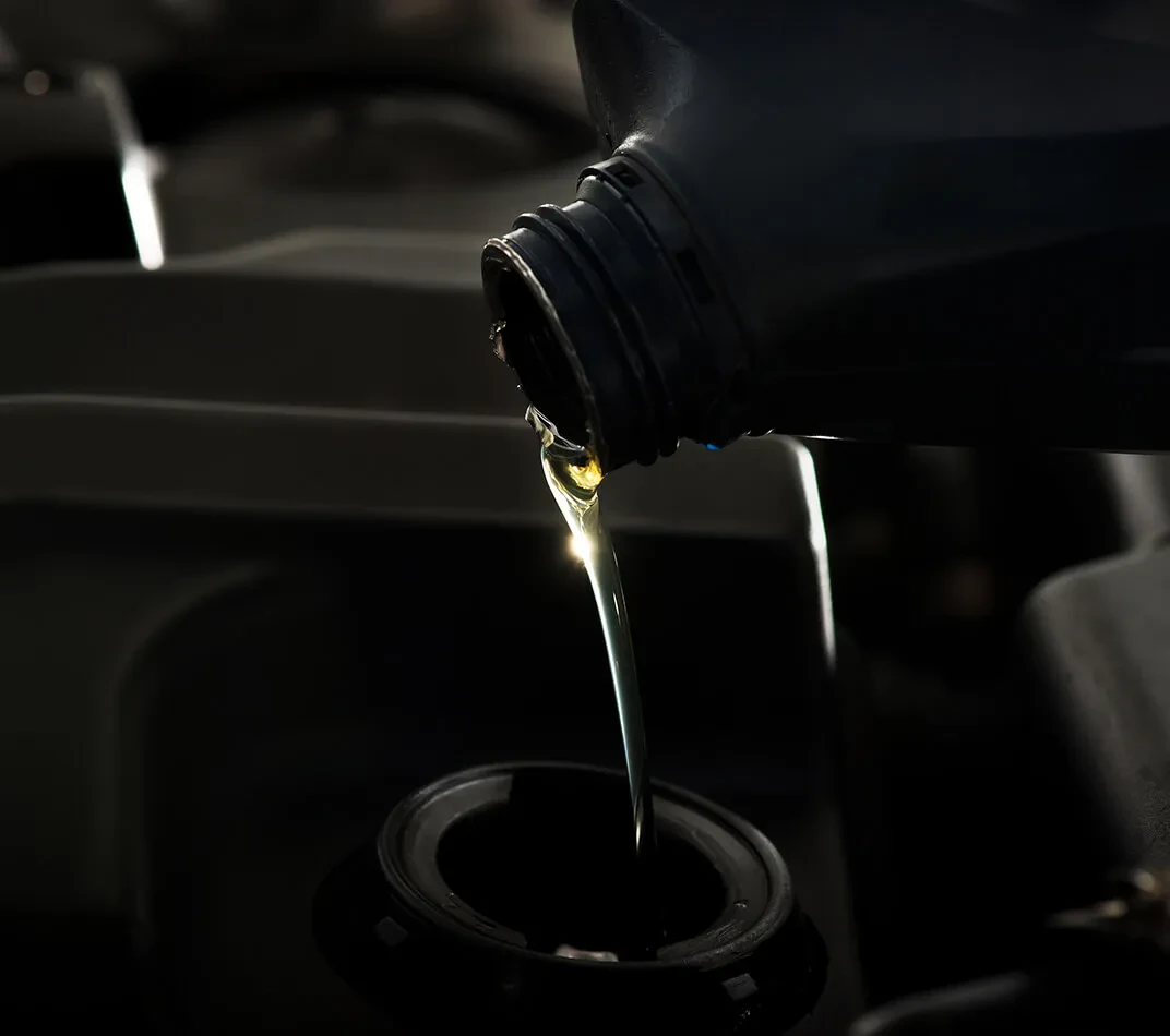 Как выбрать моторное масло по классификации и составу: полный гайд для новичков